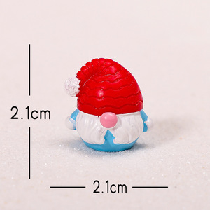 Figurines de Noël colorées en gros : mini-gnomes et ornements mignons en résine pour décorations de village de Noël et projets de bricolage - Product Image 2