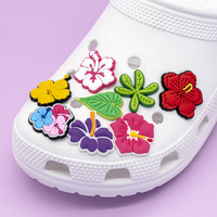 Breloques de chaussures tendance aux fleurs colorées, breloques à carreaux fleurs de cerisier, accessoires de décoration personnalisés pour sabots, vente en gros