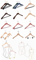 Cintre en bois de bikini personnalisé de luxe cintre de maillot de bain en bois affichage dans la boutique