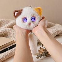 Adorable Peluche Chat IA avec Pendentif, Yeux LED à Expression, Détection de Voix, Capteur Tactile, Gyroscope, Anti-Stress