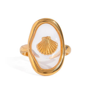 Anillo abierto de concha inmortal transparente estilo océano bohemio anillo de acero de titanio chapado en oro - Product Image 1