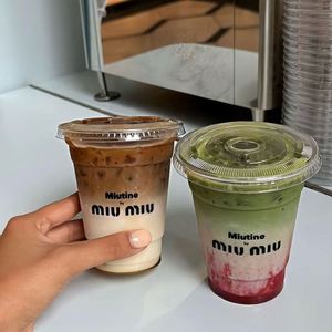 Gobelet jetable en PET de 400 ml (14 oz) avec couvercle, transparent, 98 mm, personnalisable avec logo/sérigraphie pour café froid, bubble tea et jus - Product Image 4