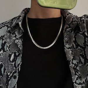 Colar Minimalista Masculino em Aço Inoxidável com Corrente NK, Joia Hip Hop <span class=keywords><strong>Rock</strong></span>, Corrente Cubana Embossada Lateral de 5mm para Homens - Product Image 5
