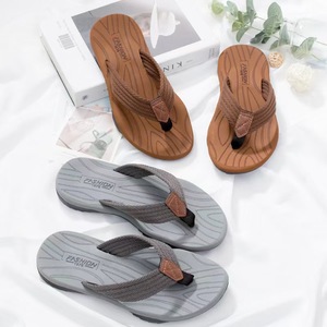 Infradito da uomo alla moda in EVA per esterni, con plateau, tinta unita, suola morbida, leggere, con cuscino d'aria, traspiranti e antiscivolo - Product Image 6