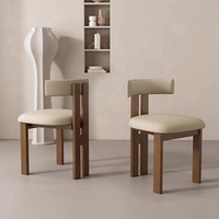 Moderner Esszimmerstuhl mit Rückenlehne für Zuhause und Büro Moderner Stil Armlehnenloser Massivholz-Esszimmerstuhl Kompaktes Design für Kleine Wohnungen