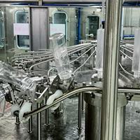 Volledig automatische negatieve druk vulmachine voor vers fruit- en groentesap, honingwater, aanpasbare productiecapaciteit