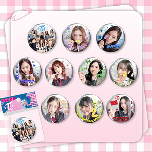 Badge K-pop double flash 58 mm - Design brillant et holographique pour la décoration de sacs à dos - Product Image 1