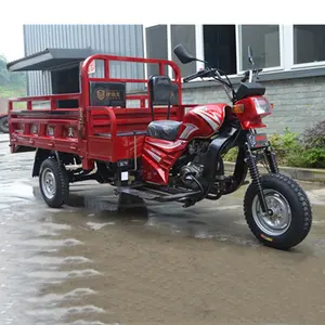 Motocicleta motorizada de tres ruedas, triciclo de carga con asientos de pasajeros