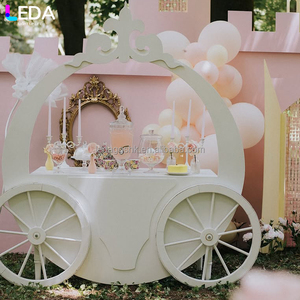Décorations et fournitures pour événements LEDA, chariot en acrylique blanc de style princesse pour mariage - Product Image 2
