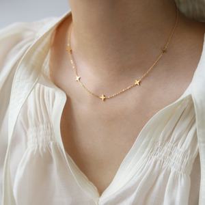 Collier ras du cou en acier inoxydable plaqué or 18 carats avec étoile à quatre branches simple, bijoux de mode pour femmes, vente en gros - Product Image 1