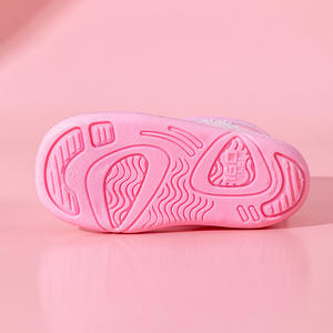 Botas de lluvia para niños de PVC, ligeras, cálidas, impermeables, brillantes, transparentes, con diseño de dibujos animados, antideslizantes, venta al por mayor de fábrica. - Product Image 2