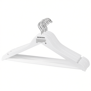 Paquete de 5 Perchas de Plástico Blancas con Hombros Antideslizantes para Almacenamiento en Armarios - Product Image 2
