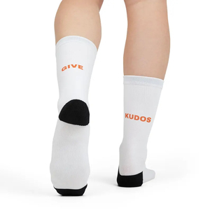Chaussettes de course à talon rembourré Logo personnalisé Athlètes de course Cyclisme Chaussettes en maille respirante Chaussettes de performance de marque Chaussettes de sport pour hommes - Product Image 4