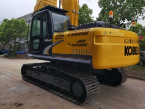 Excavadora Kobelco SK200D Usada de 20 Toneladas, Eficiente en Consumo de Combustible, para Obras Municipales y Movimiento de Tierras, Bien Mantenida, Original de Japón - Product Image 4