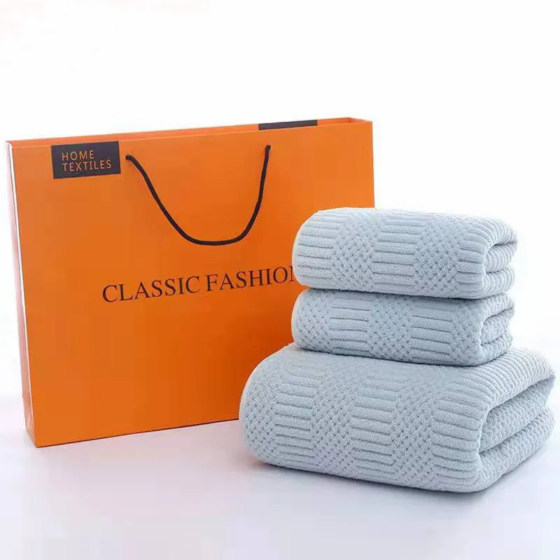 Prêt à expédier ensemble de serviettes de beauté pour salon de spa logo personnalisé à bas prix ensemble de serviettes blanches sèches ensemble de serviettes de luxe en microfibre dans une boîte cadeau