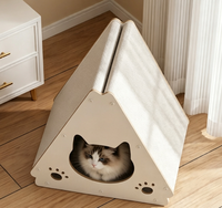 Griffoir triangulaire autoportant pour chat en carton ondulé résistant à l'usure, avec jouet intégré pour chat et soin des griffes, vente en gros