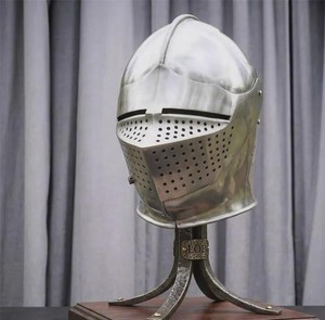 Casque d'armure médiévale traditionnel en acier moulé de calibre 18, taille adulte, portable, accessoires de costume - Product Image 1