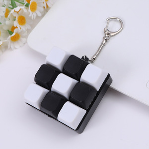 Llavero Fidget con Teclas de Teclado, Juguete Antiestrés para Aliviar el Estrés y Pasar el Tiempo para Adultos - Product Image 4