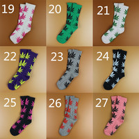 Vente en gros bon marché Canada Leaf Maple Planthip Hop Street Chaussettes unisexes en coton Crew Weed Bulk