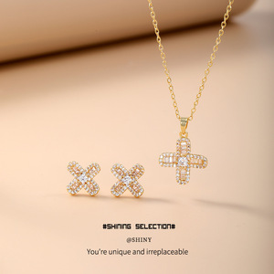 Ensemble de bijoux en forme de croix, collier et boucles d'oreilles pour femmes, en alliage de laiton, serti de pierres, pour un usage quotidien, chaîne de clavicule - Product Image 4