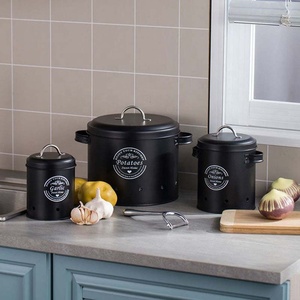 Ensemble de 3 bacs de rangement de cuisine multifonctionnels en fer, durables et peu encombrants, personnalisables à prix abordable, pour pommes de terre et oignons - Product Image 1