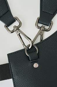 กระเป๋าใส่ขวดน้ำหนัง PU สำหรับ Stanley 40oz และที่ใส่ขวดน้ำแบบเรียบง่ายทันสมัยพร้อมสายคล้องบัตรที่สามารถปรับได้ - Product Image 4