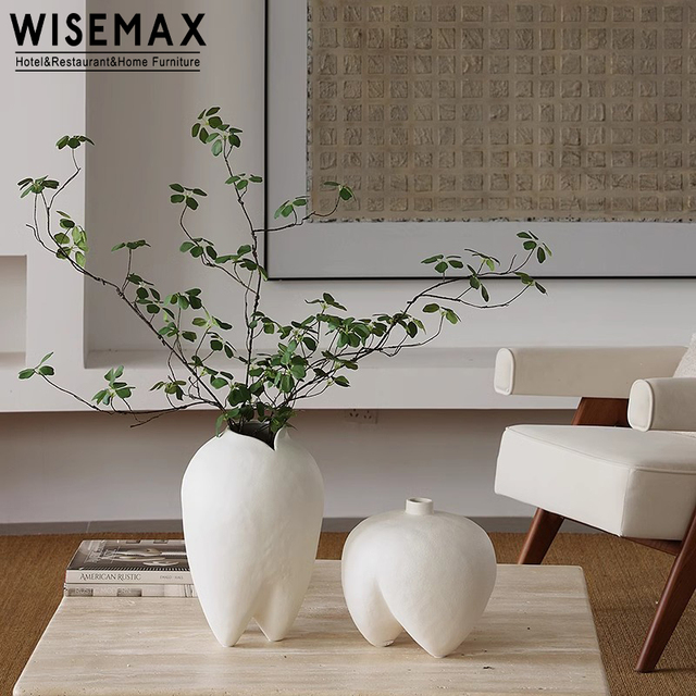 WISEMAX FURNITURE Rustic Modern Home Accessories White Minimalist Hotel Table Top Flower Ceramic Vases for Coffee Shop Decors