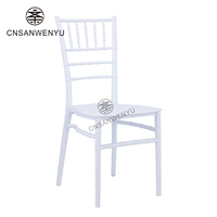 Vente en Gros Chaises de Repas Blanche en Plastique PP Empilables et Durables de Haute Qualité pour Banquets, Hôtels, Tiffany, Chiavari et Événements