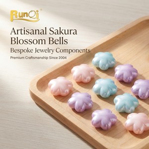 Campanas Artesanales de Flor de Cerezo con Acabado Dorado Imperial, Resistentes a la Decoloración, Ideales para Envolver Regalos de Primera Calidad - Product Image 1