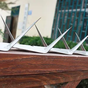 Waterproof Galvanized Anti-Climbing Security Fence With Razor Wall Spikes Iron Barbed Wire For Decorative Wall Spikes