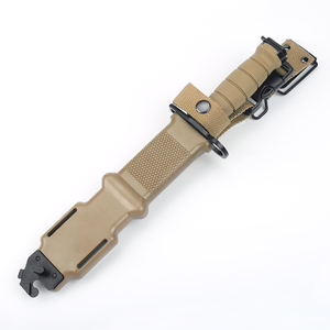 Cuchillo de caza M9 de acero inoxidable con mango de madera, hoja de punta caída, filo recto, funda de cuero de grado industrial - Product Image 1