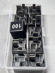 100 #   Relè Pompa Carburante 7M0951253A Compatibile con Audi, Volkswagen Passat, Golf, Tiguan, Touareg - Product Image 2