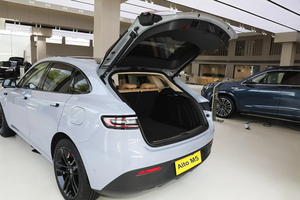 Véhicule électrique pur chinois <span class=keywords><strong>SERES</strong></span> Aito M5 Nouveau SUV <span class=keywords><strong>5</strong></span> places 80 kWh Batterie - Product Image 3