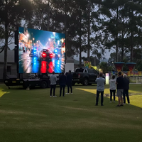 Remorque mobile hydraulique EF16 avec écran LED pour la diffusion en direct d'événements sportifs internationaux et l'affichage en temps réel des médias sociaux
