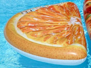 Colchoneta Flotante INTEX 58763 con Diseño de Frutas de Verano, Naranja, para <span class=keywords><strong>Piscina</strong></span>, 178 x 85 cm - Product Image 3