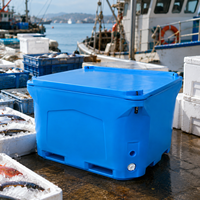 Bac rectangulaire ouvert en LLDPE de 700 litres avec isolation en mousse PU de 50 mm, bouchon de vidange et fond relevable pour l'élevage de poissons et la transformation des produits de la mer