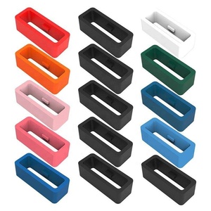 Venta al por mayor de fábrica OEM: Sujetadores de silicona de 16MM, 18MM, 20MM, 22MM, 24MM, 26MM, sujetadores de correa de goma con hebilla para correas, compatibilidad universal - Product Image 4
