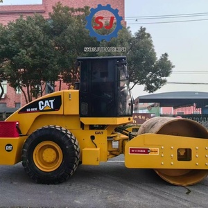 Rouleau compresseur routier d'occasion CS683E CAT/Caterpillar avec composants de pompe essentiels CS683/E à vendre - Product Image 1