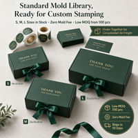 Maßgefertigte Dunkelgrüne Flache Faltbare Geschenkbox mit Goldfolien-Logo und Band Luxuriöse Starre Verpackungsbox für Kleidung und Kosmetik