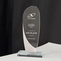 Trophées personnalisés en or, argent, cuivre et cristal incurvés pour les récompenses d'entreprise et les honneurs personnelles