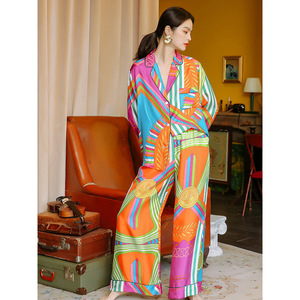Pyjama de luxe pour femme, manches longues et pantalon, en soie glacée fine, 100 % polyester, doux, respirant et séchage rapide, pour toutes les saisons - Product Image 4