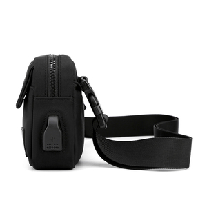 Livraison rapide Nouvelle mode Sac messager mini en nylon noir pour hommes Sac de poitrine en nylon de haute qualité pour hommes Sac bandoulière avec USB - Product Image 3