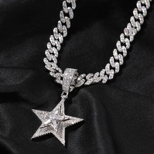 Nouveau collier pendentif étoile rotatif serti de diamants Hip Hop, accessoire de rue tendance - Product Image 1
