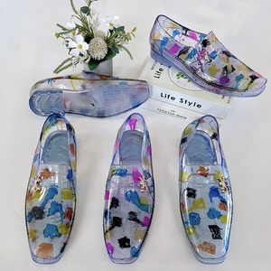 Nouvelles sandales transparentes en cristal personnalisées pour hommes, antidérapantes et résistantes à l'usure, meilleur prix, chaussures décontractées à motifs multicolores tendance - Product Image 1