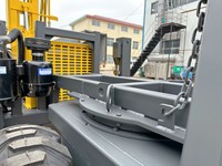 Machine de forage de puits d'eau sur chenilles DTH, fournie par l'usine, profondeur de forage 200m, 58KW, 31m³/min, avec quatre roues