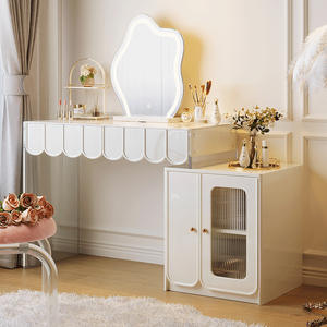 Table de maquillage de chambre à coucher de style français moderne et luxueuse avec miroir éclairé, armoire de rangement multifonctionnelle écologique - Product Image 4
