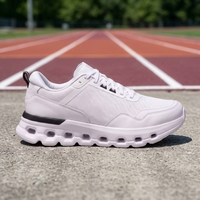 Sneakers unisexes à semelle coussinée ajourée avec logo personnalisé, en mesh PU respirant, légères, pour la marche et la course à pied