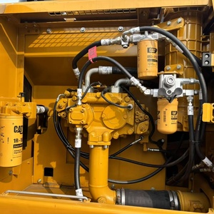 Excavatrice sur chenilles hydraulique d'occasion CAT 330 D2L 99% neuve en excellent état – Modèles d'occasion CAT 330D2L, 330DL, 336D2L - Product Image 4