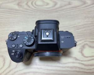Cámara Sony A7 III sin Espejo Usada, 24.2MP Full Frame, Video 4K, Buen Estado, Lista para Enviar - Product Image 3