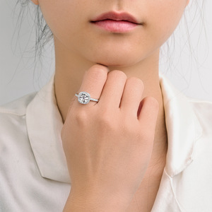 Bague pour femme en moissanite 2 carats, sertie pavé, bijoux de fiançailles - Product Image 2